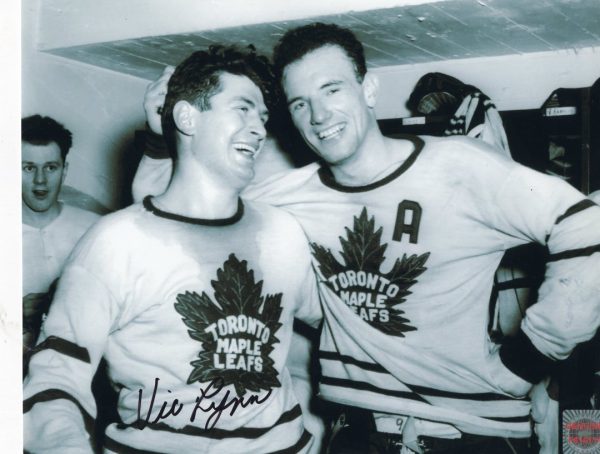 Vic Lynn Toronto Maple Leafs Autographed 8x10 Photo