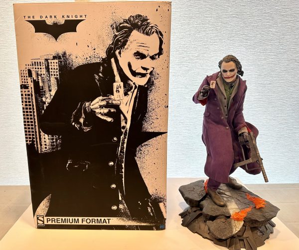 Sideshow Joker Premium Format Figure