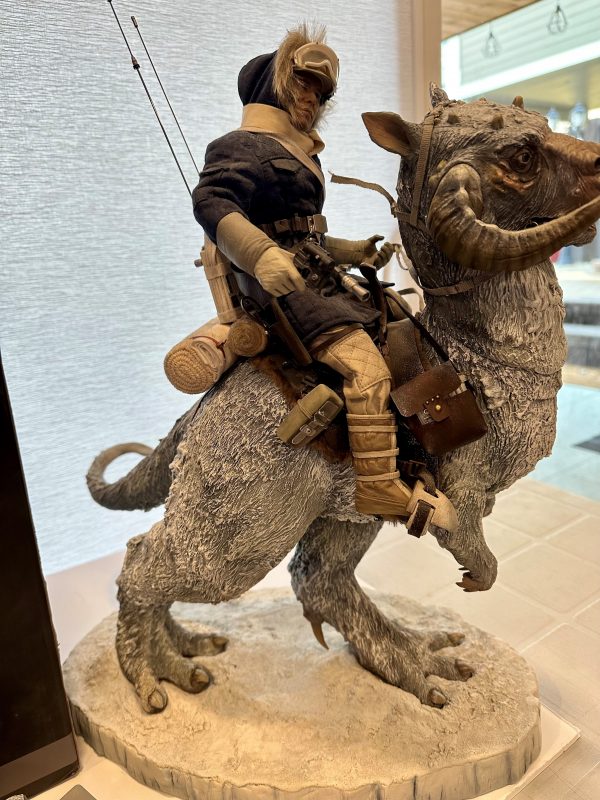 Sideshow Star Wars TaunTaun Sideshow Sixth Scale Figure - Image 4
