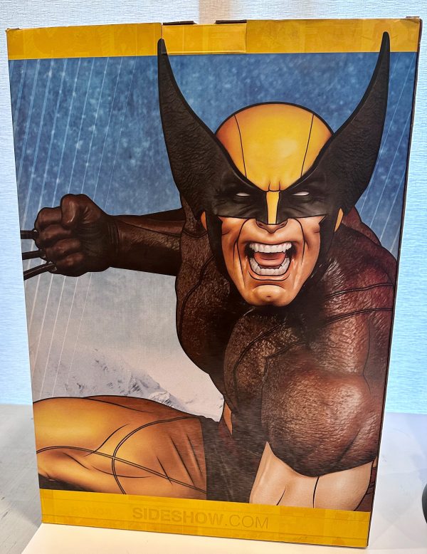 Sideshow Wolverine Premium format Figure - Image 3