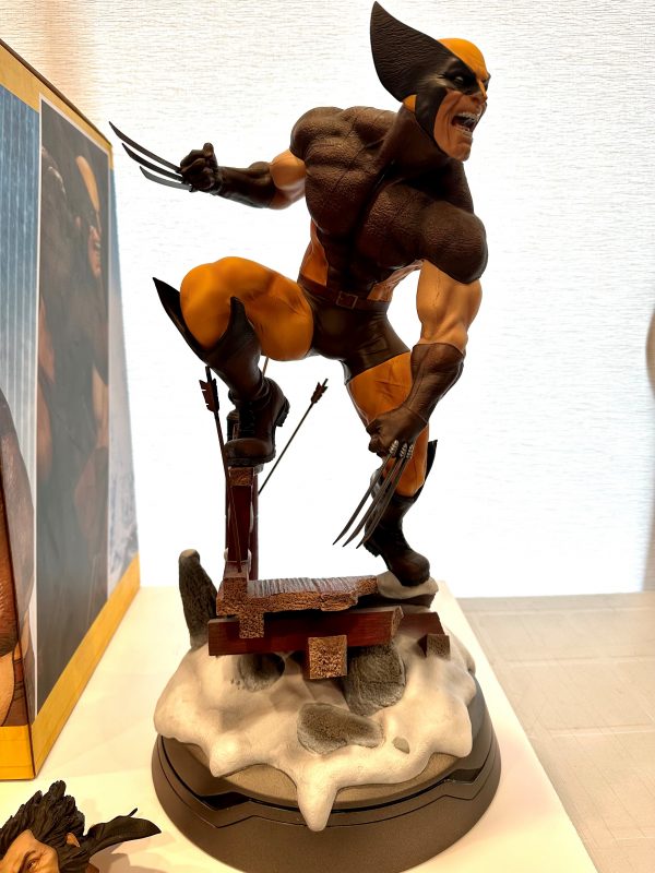 Sideshow Wolverine Premium format Figure - Image 2