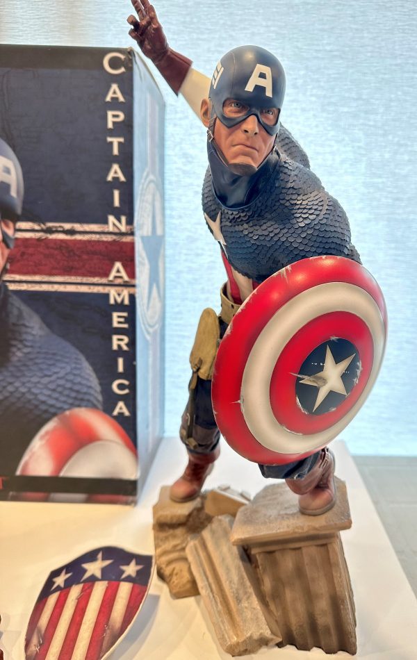 Sideshow Captain America Premium Format Figure - Image 2
