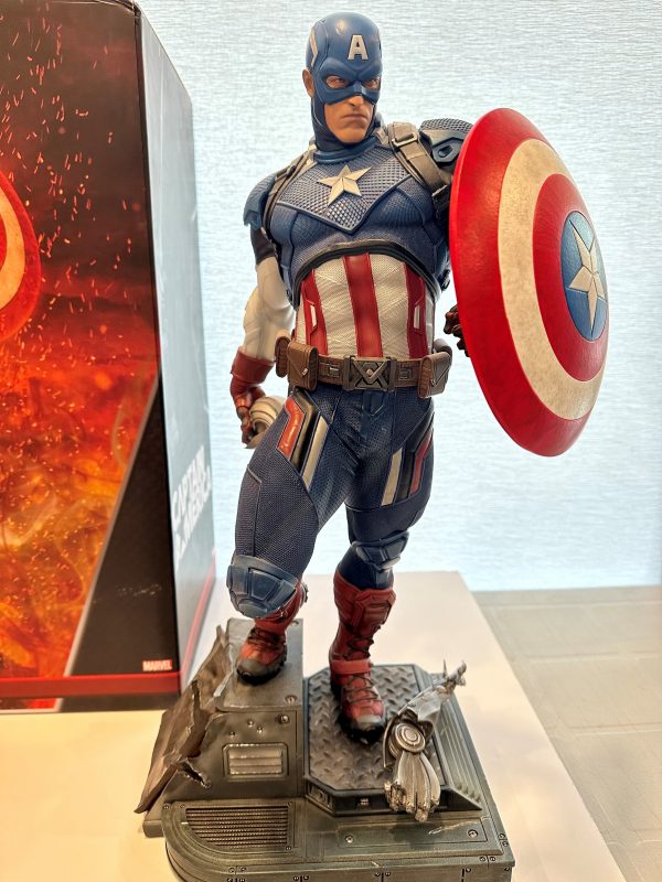 Sideshow Captain America Premium Format Figure - Image 2