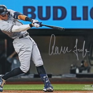 Aaron Judge Autographed New York Yankees 16x20 Photo