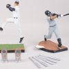 2014 McFarlane MLB Derek Jeter Commemorative Figure Two-Pac - Image 2