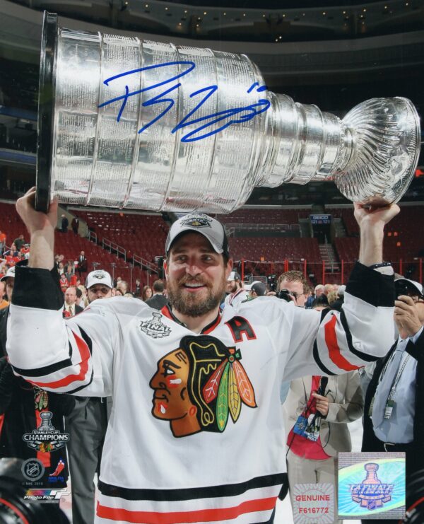 Patrick Sharp Autographed Chicago Black Hawks 8x10 Photo