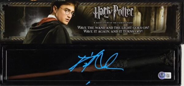 Daniel Radcliffe Autographed "Harry Potter" Wand With Original Box (Beckett)