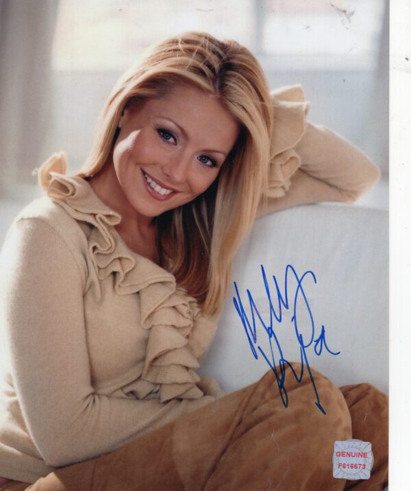 Kelly Ripa Autographed 8x10 Photo
