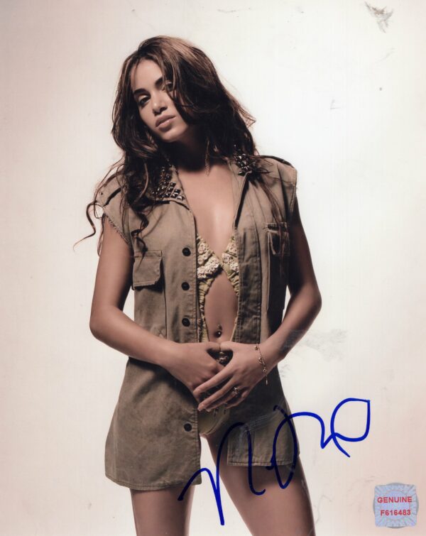 Nikki Reed Autographed 8x10 Photo