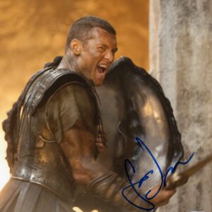 Sam Worthington Autographed 8x10 Photo