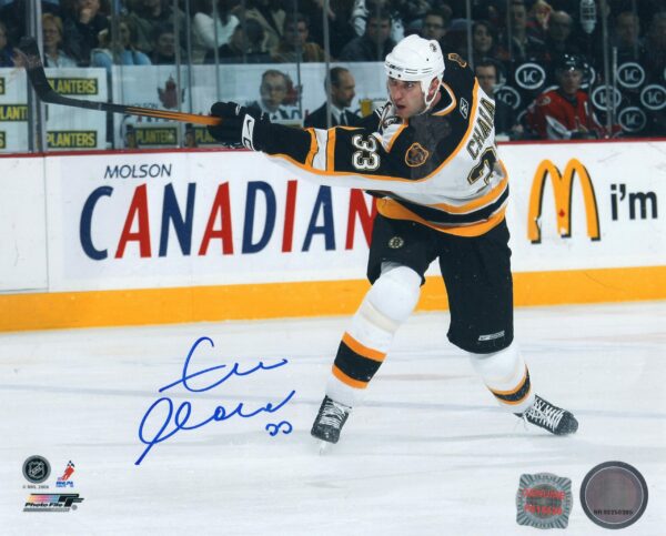 Zdeno Chara Boston Bruins Autographed 8x10 Photo
