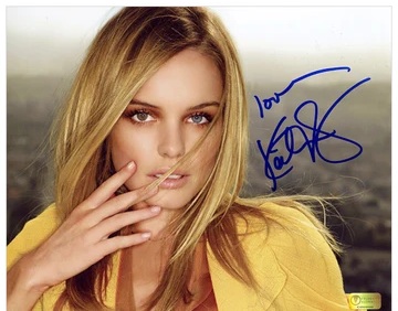 Kate Bosworth Autographed Cityscape 8x10 Photo