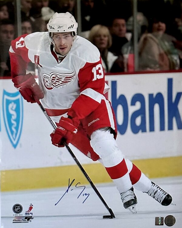 Pavel Datsyuk Autographed Detroit Red Wings 16x20 Photo