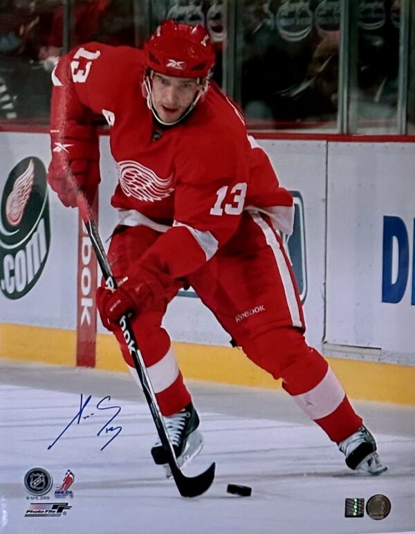 Pavel Datsyuk Autographed Detroit Red Wings 16x20 Photo