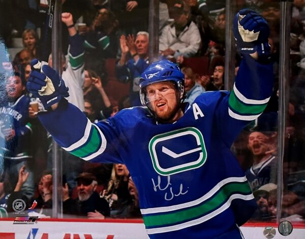 Henrik sedin Autographed Vancouver Canucks 16x20 Photo