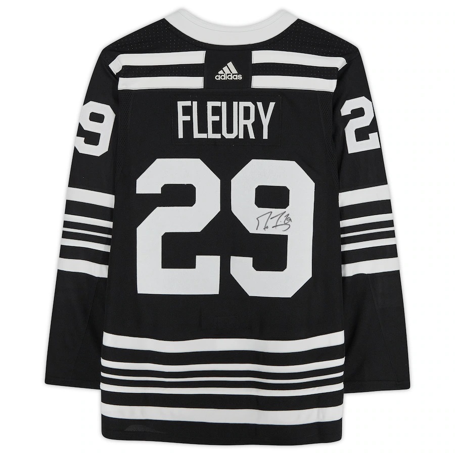 Blackhawks jersey in black outlet