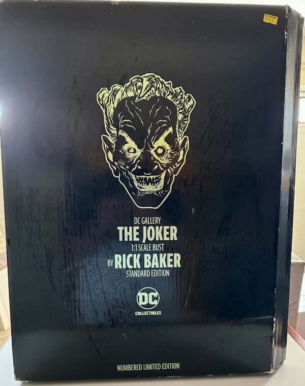 Joker DC Collectibles Life-Size Bust - Image 2