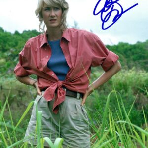 Laura Dern Autographed 1993 Jurassic Park Dr Ellie Sattler 8x10 Photo