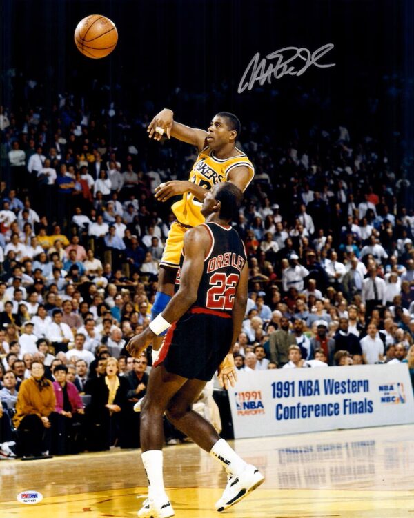 Magic Johnson Los Angeles Lakers Autographed 8" x 10" Pass vs. Drexler Photograph