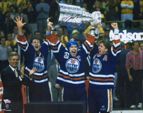 Mark Messier Edmonton Oilers Autographed 8" x 10" Raising Cup Photograph