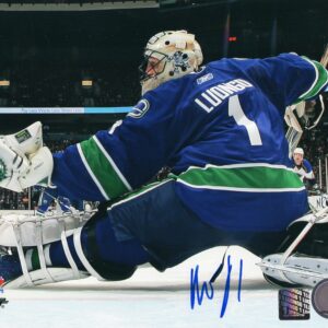 Roberto Luongo Vancouver Canucks Autographed 8x10 Photo