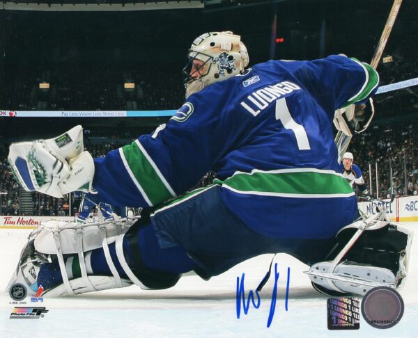 Roberto Luongo Vancouver Canucks Autographed 8x10 Photo
