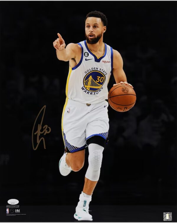 Stephen Curry Golden State Warriors Autographed 16" x 20" Pointing Spotlight Photograph - JSA